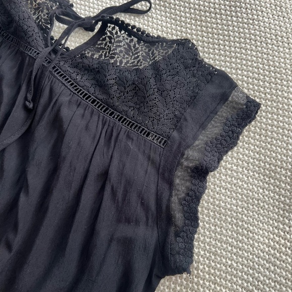 Meadow Rue Black Relaxed Ruffled Blouse - Picture 2 of 10